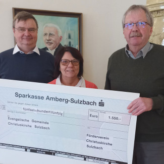 Spendenübergabe des Fördervereins Christuskirche